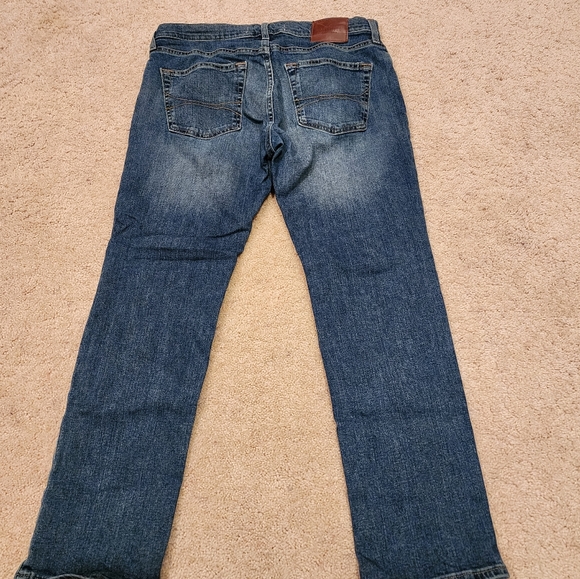 (2) Hollister Men's Jeans. Both 32x30. - Picture 2 of 6
